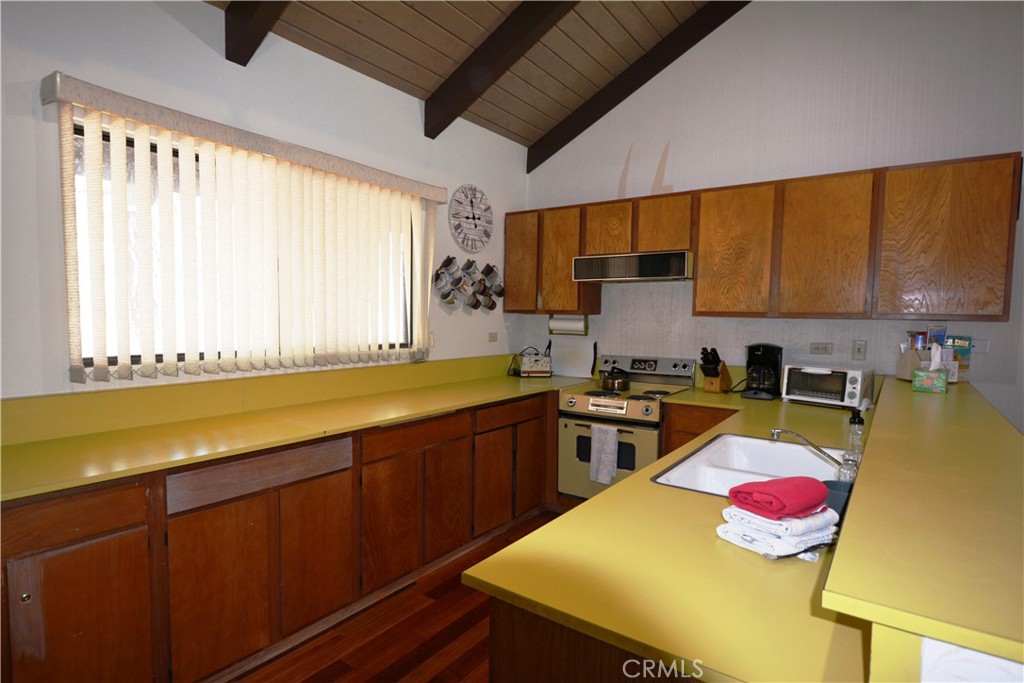 98 Tyrol Lane 306 Property Photo 22