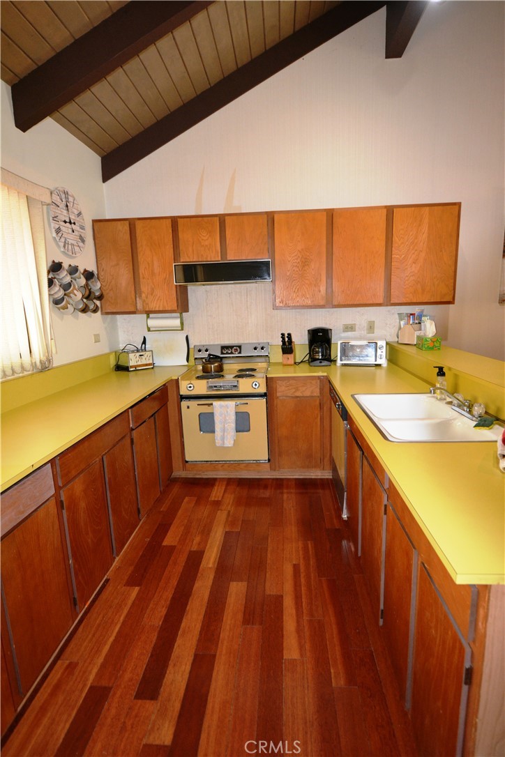 98 Tyrol Lane 306 Property Photo 23