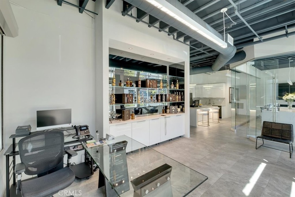 28502 Constellation Road Property Photo 8