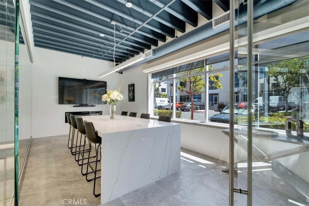 28502 Constellation Road Property Photo 10