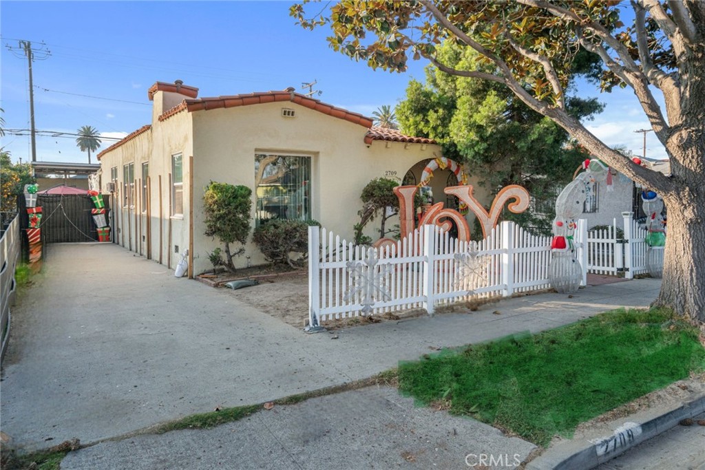 2709 Gale Avenue Property Photo 1