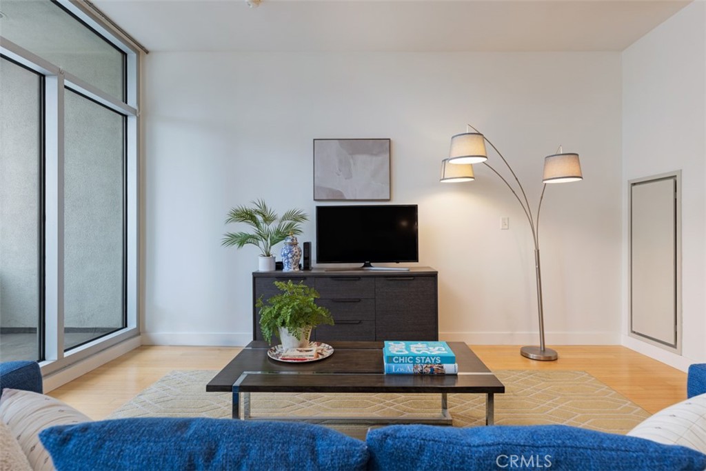 3810 Wilshire Boulevard 802 Property Photo 5