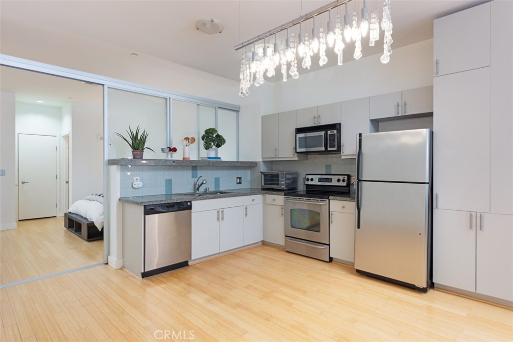 3810 Wilshire Boulevard 802 Property Photo 7