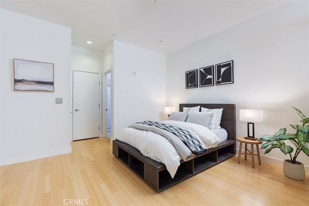3810 Wilshire Boulevard 802 Property Photo 8