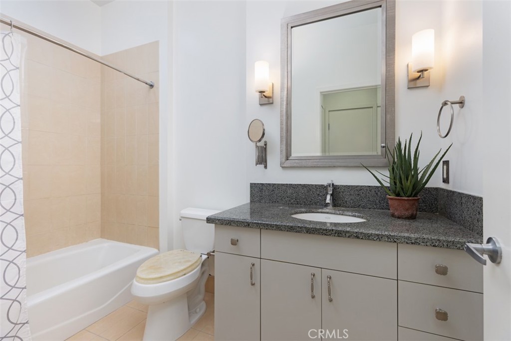 3810 Wilshire Boulevard 802 Property Photo 12