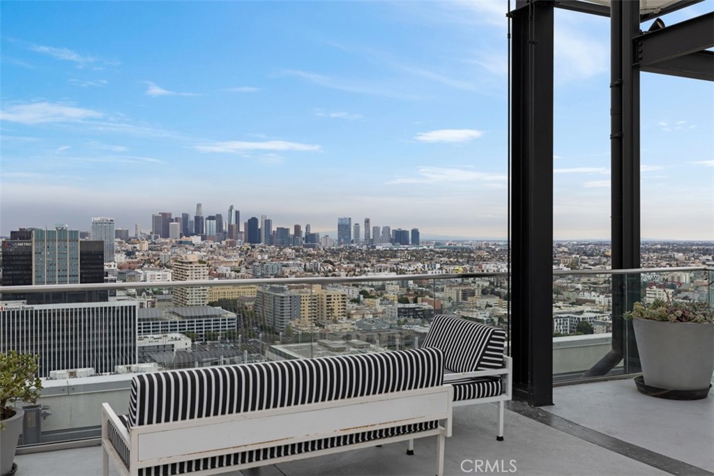 3810 Wilshire Boulevard 802 Property Photo 25