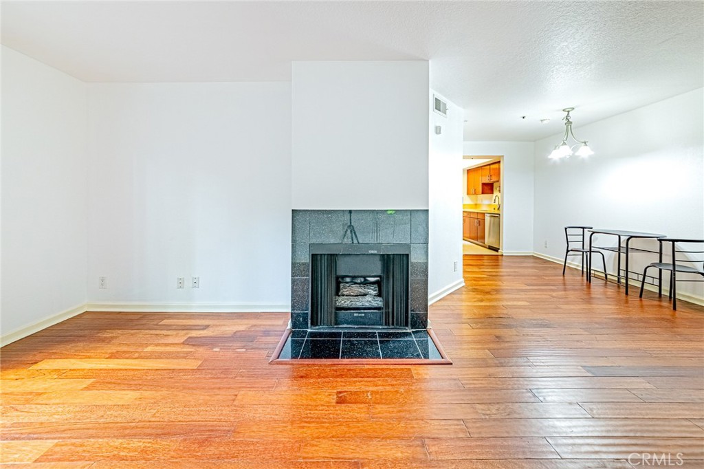 345 S Alexandria Avenue 121 Property Photo 4