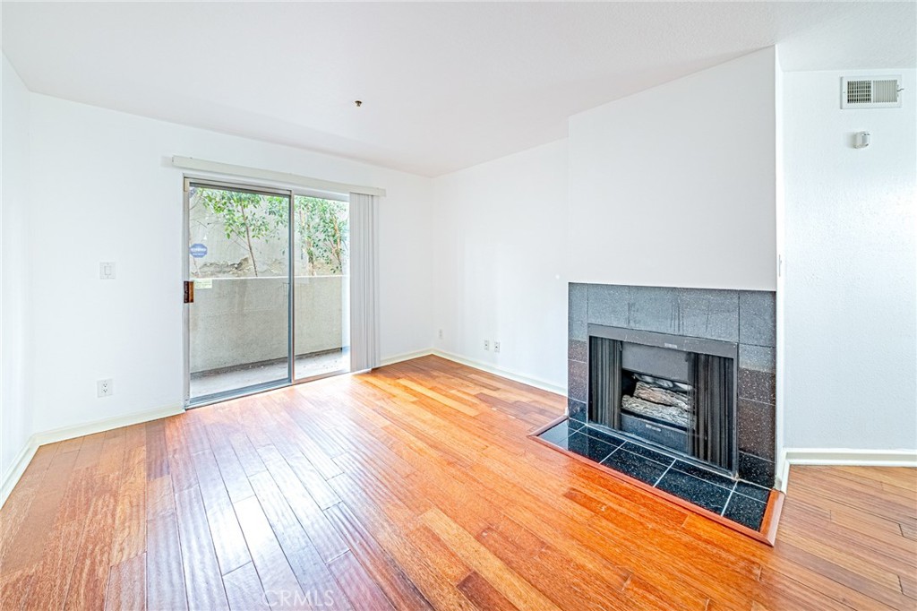 345 S Alexandria Avenue 121 Property Photo 5