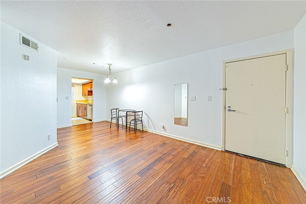345 S Alexandria Avenue 121 Property Photo 8