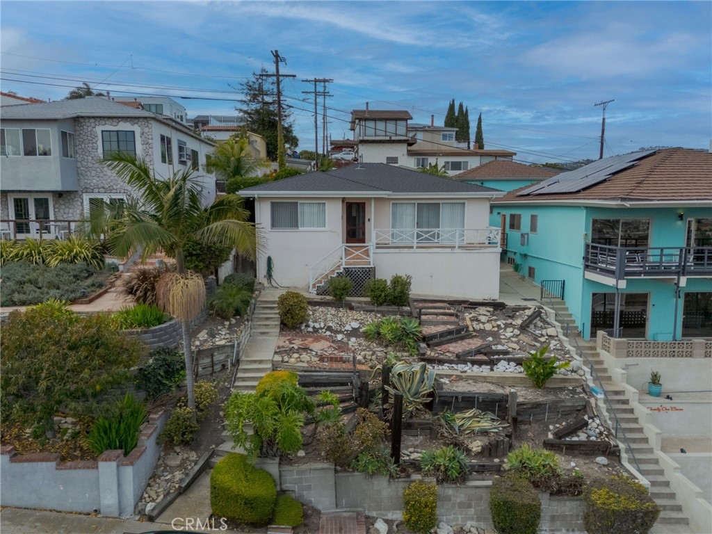 2117 S. Cabrillo Ave. Property Photo