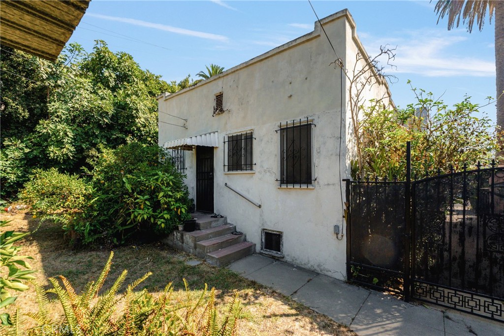 1327 Meadowbrook Avenue Property Photo 15
