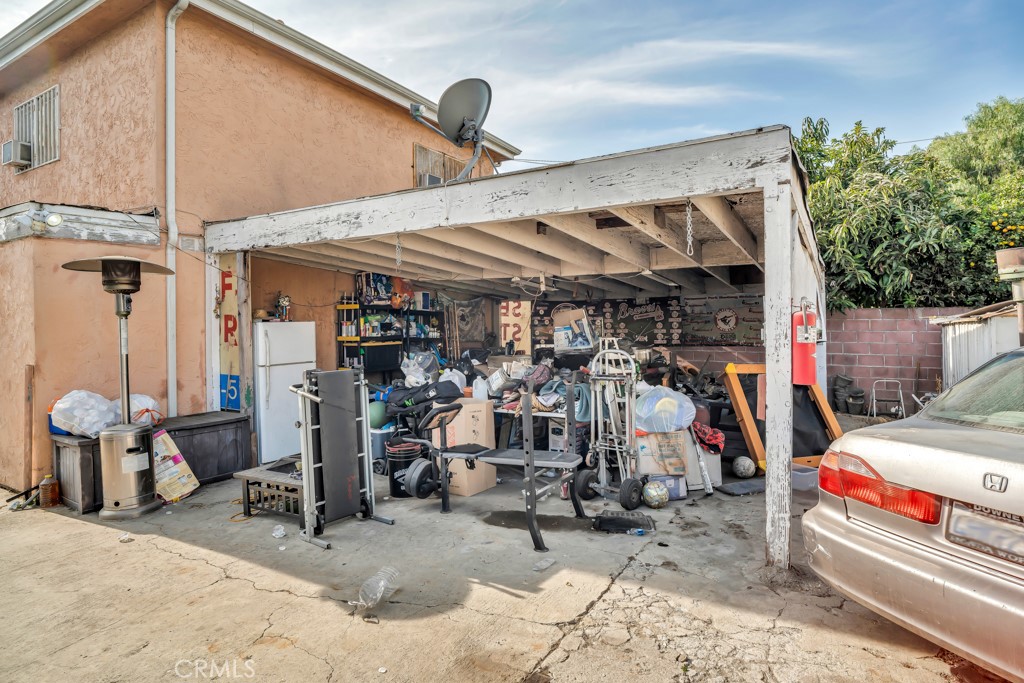 2477 E 111th Street Property Photo 5