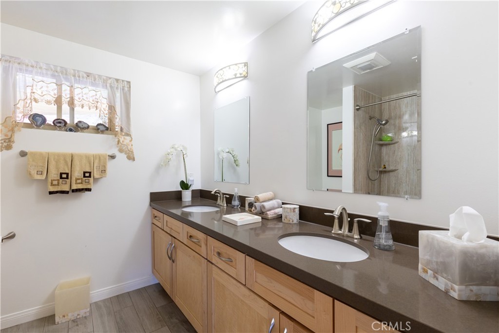 2541 Sleepy Hollow Drive Property Photo 16
