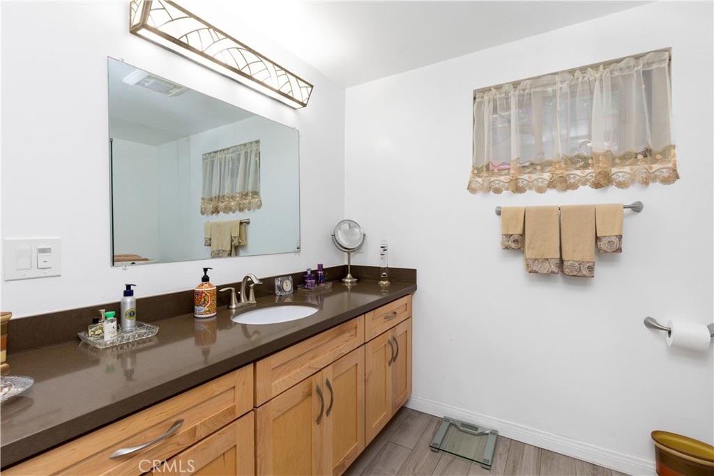 2541 Sleepy Hollow Drive Property Photo 19
