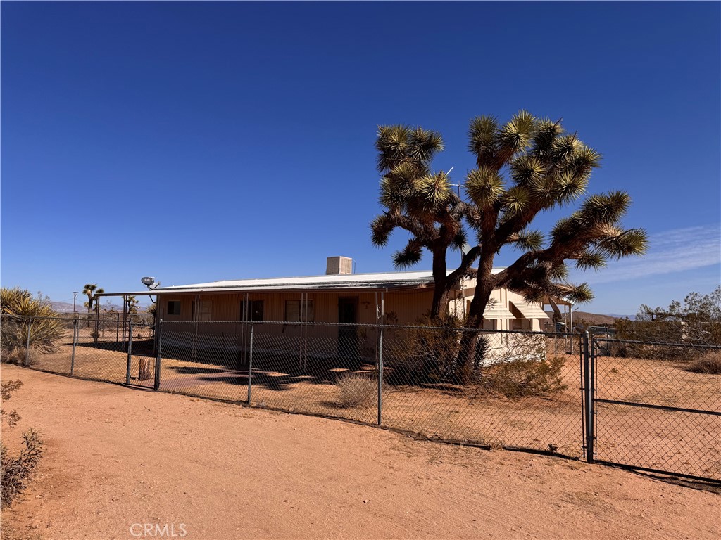 2351 Teakwood Property Photo 3