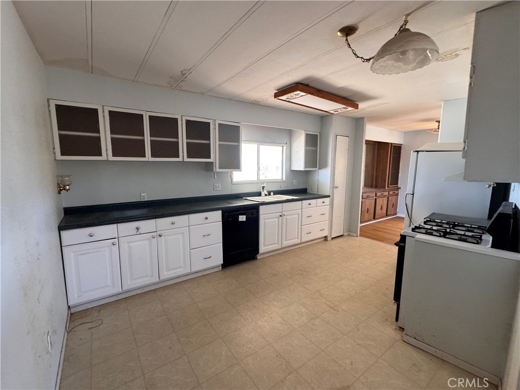 2351 Teakwood Property Photo 6