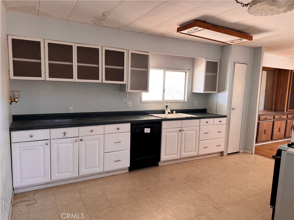 2351 Teakwood Property Photo 7