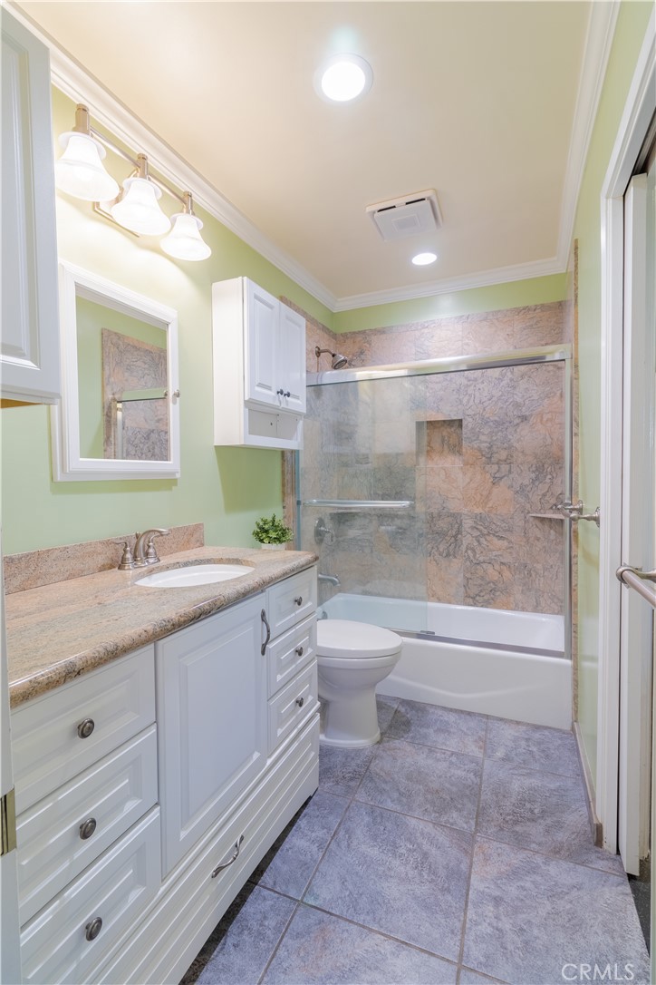 1340 N Lamer Street Property Photo 17