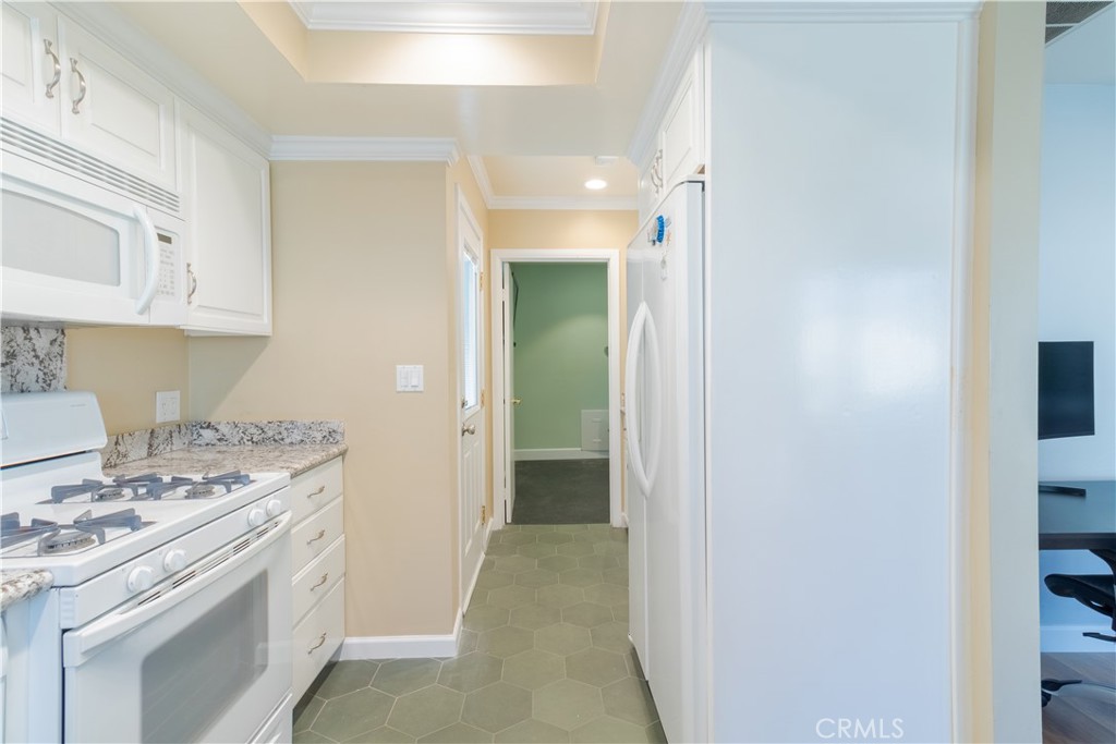 1340 N Lamer Street Property Photo 20