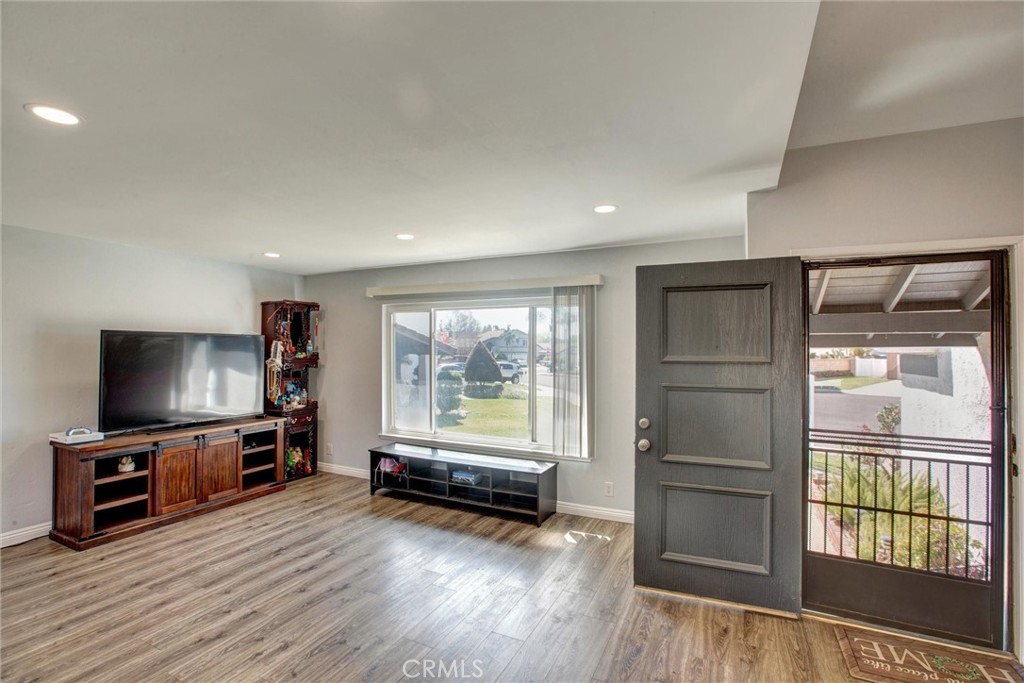 976 Airedale Court Property Photo 11