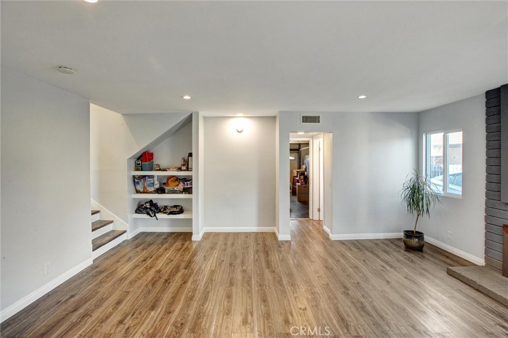 976 Airedale Court Property Photo 17