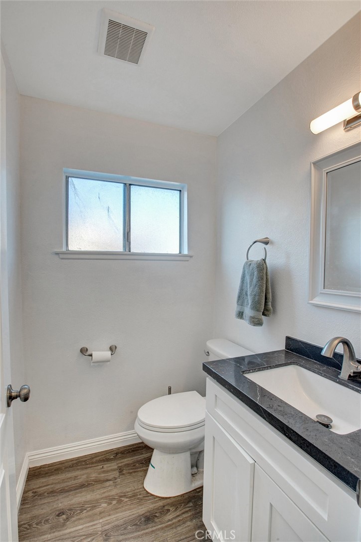 976 Airedale Court Property Photo 21