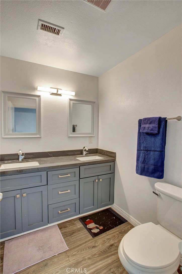 976 Airedale Court Property Photo 30