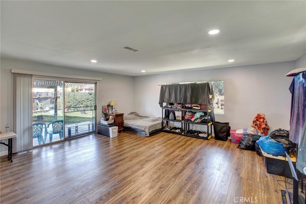 976 Airedale Court Property Photo 36