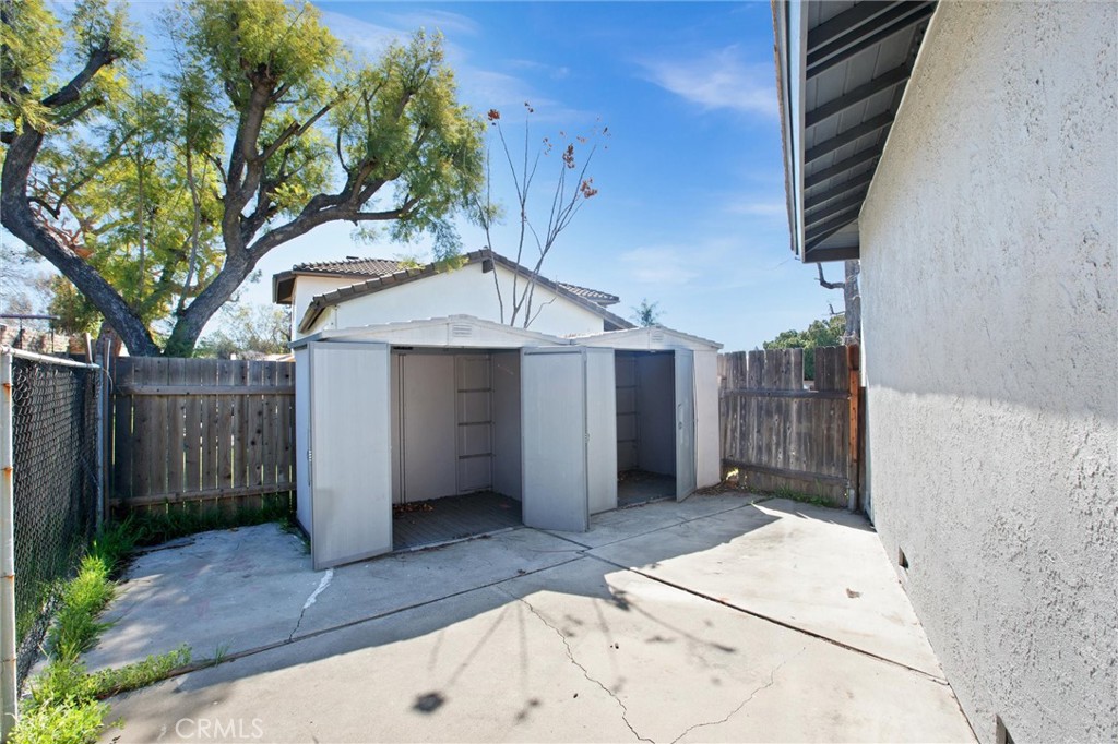 976 Airedale Court Property Photo 47