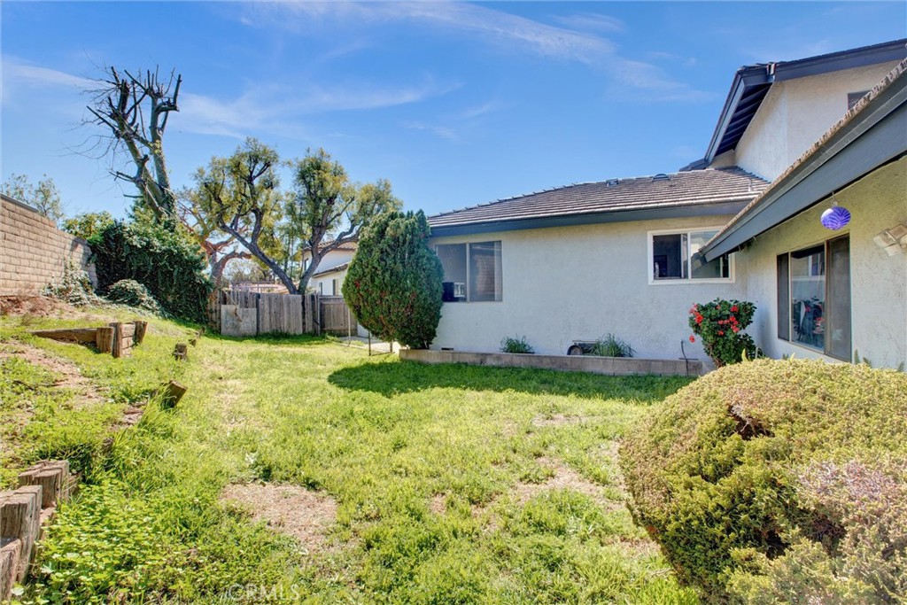 976 Airedale Court Property Photo 49