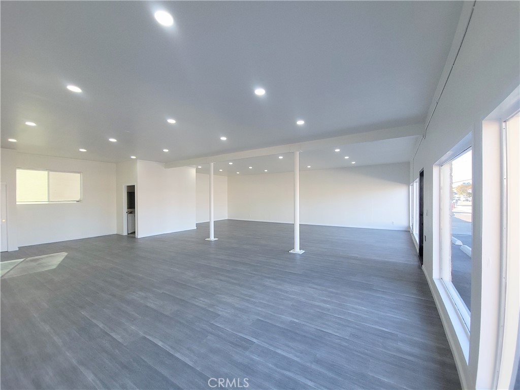 9422 Alondra Boulevard Property Photo 3