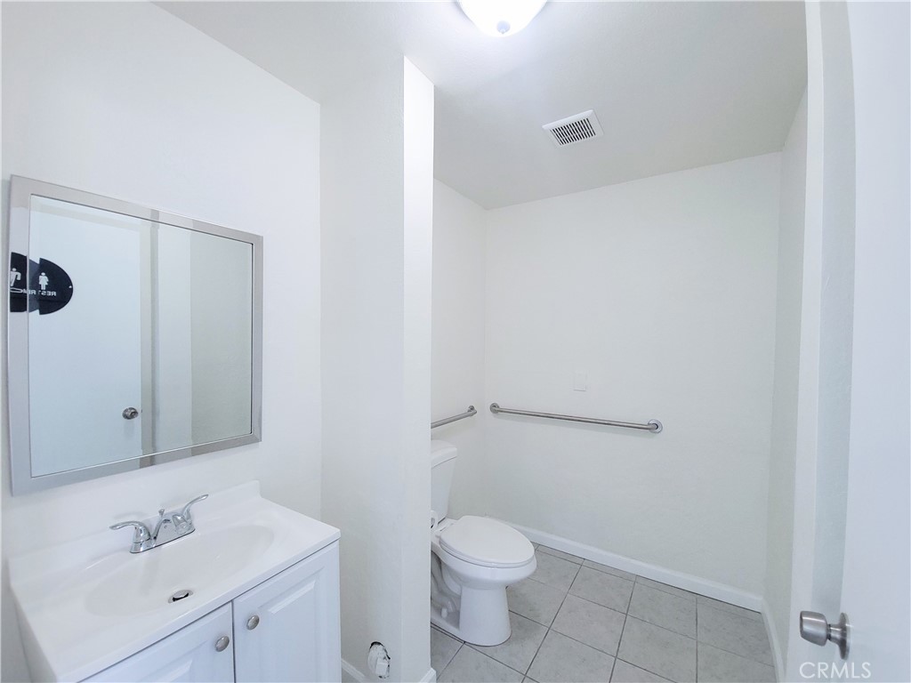 9422 Alondra Boulevard Property Photo 6