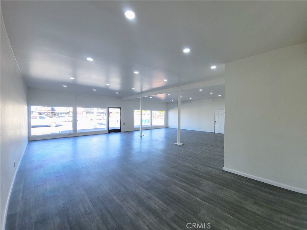 9422 Alondra Boulevard Property Photo 8
