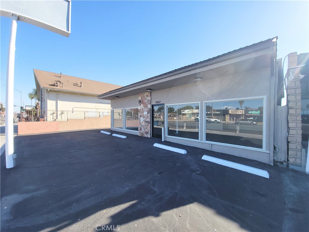9422 Alondra Boulevard Property Photo 10