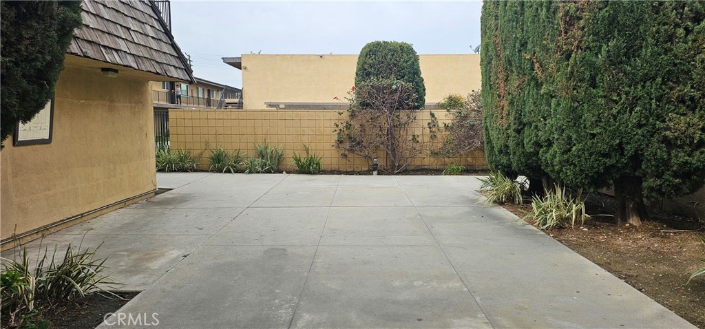 5535 Ackerfield Avenue 9 Property Photo 19