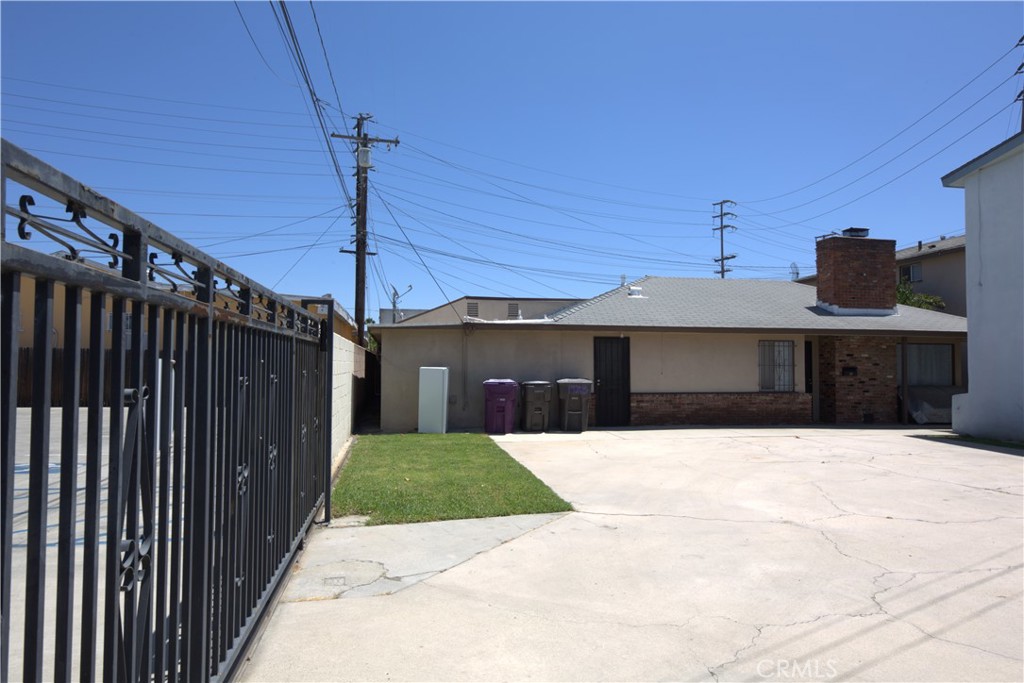 1921 E Washington Street Property Photo 7
