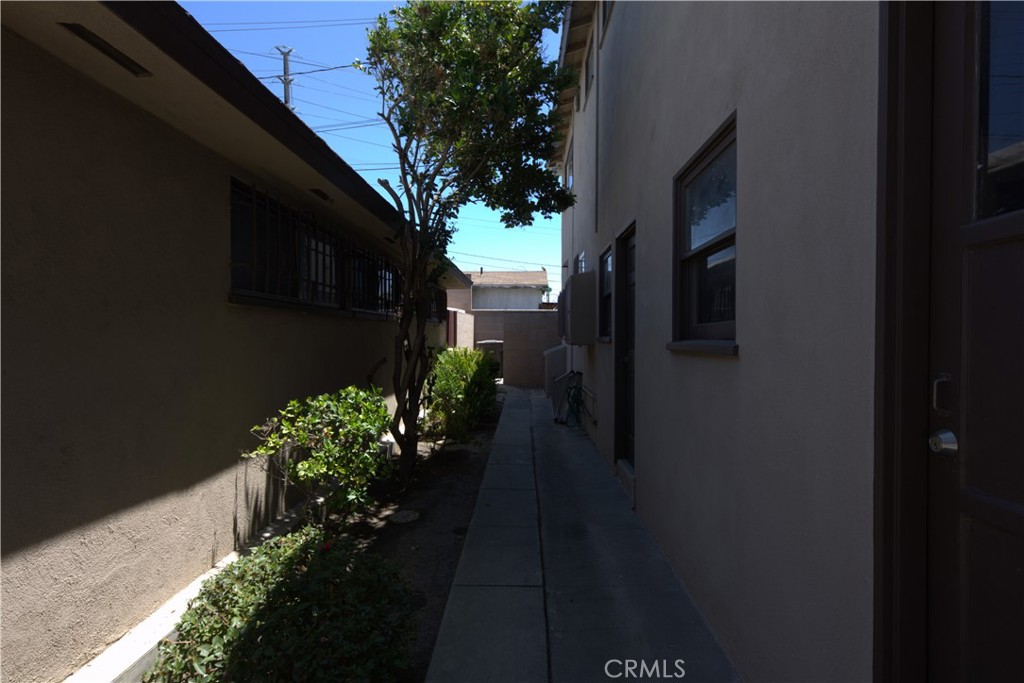 1921 E Washington Street Property Photo 10