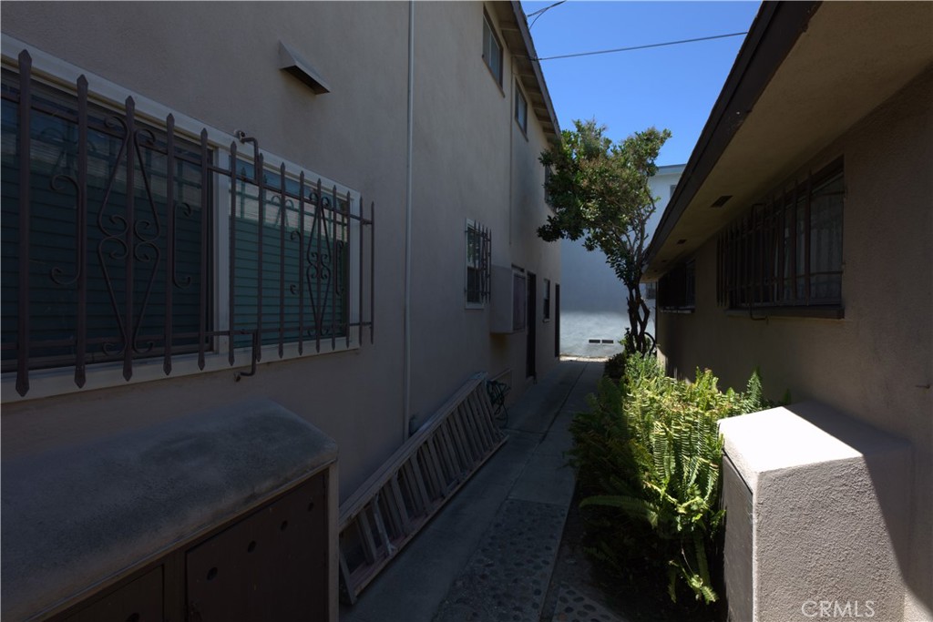 1921 E Washington Street Property Photo 11