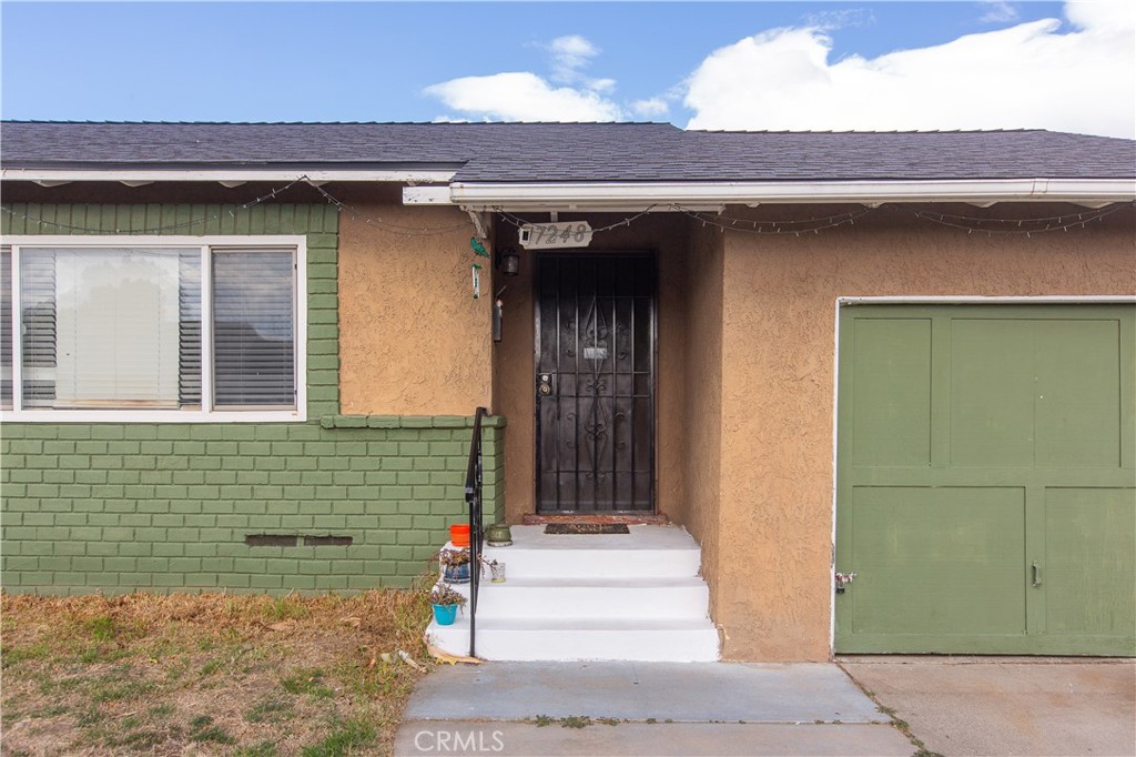 17248 Seville Avenue Property Photo 5