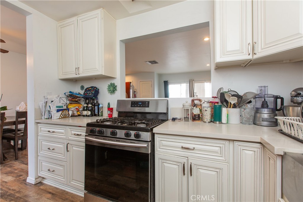 17248 Seville Avenue Property Photo 15