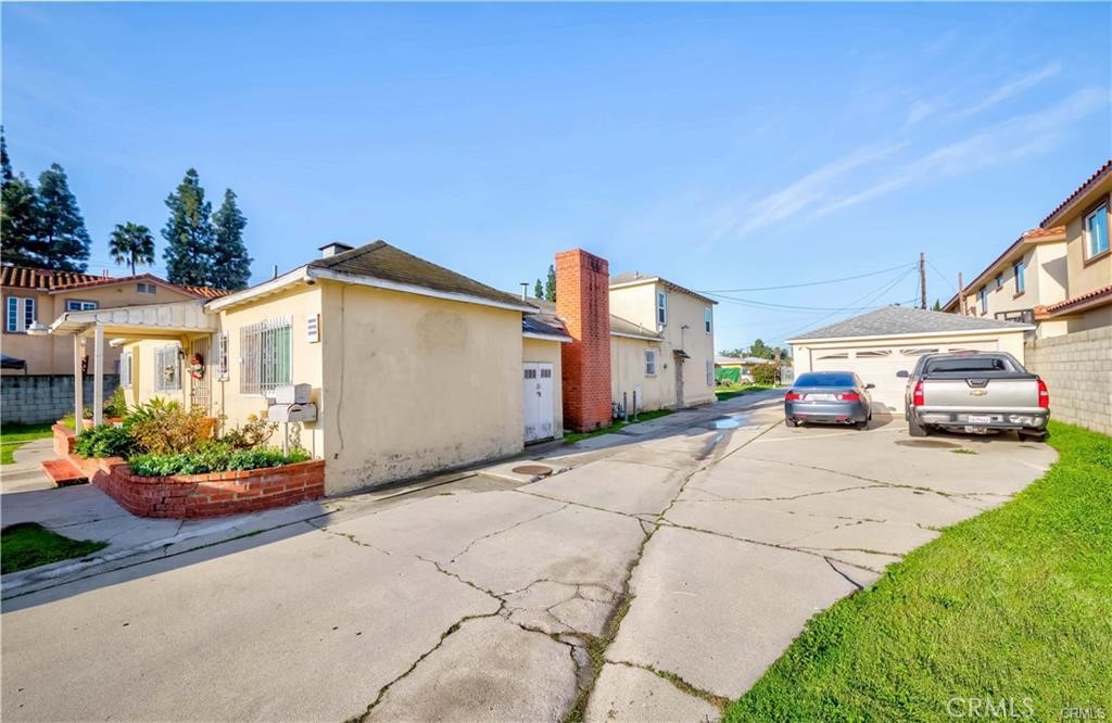 10987 Wright Road Property Photo 3