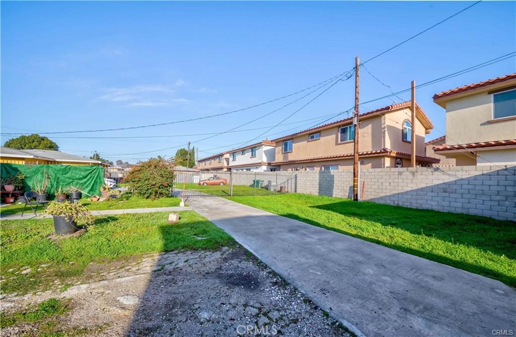 10987 Wright Road Property Photo 8