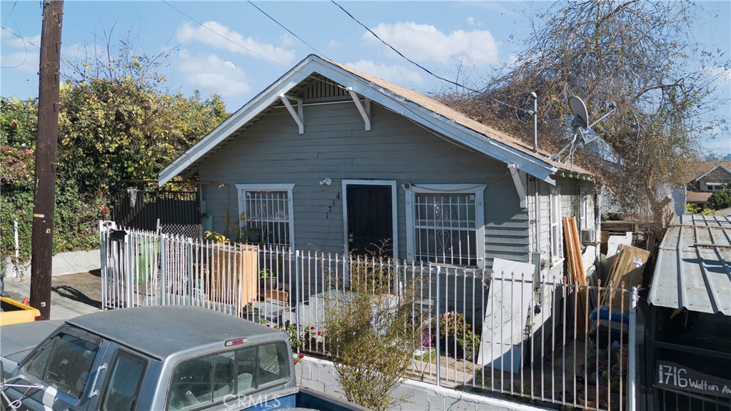 1714 Walton Avenue Property Photo 1