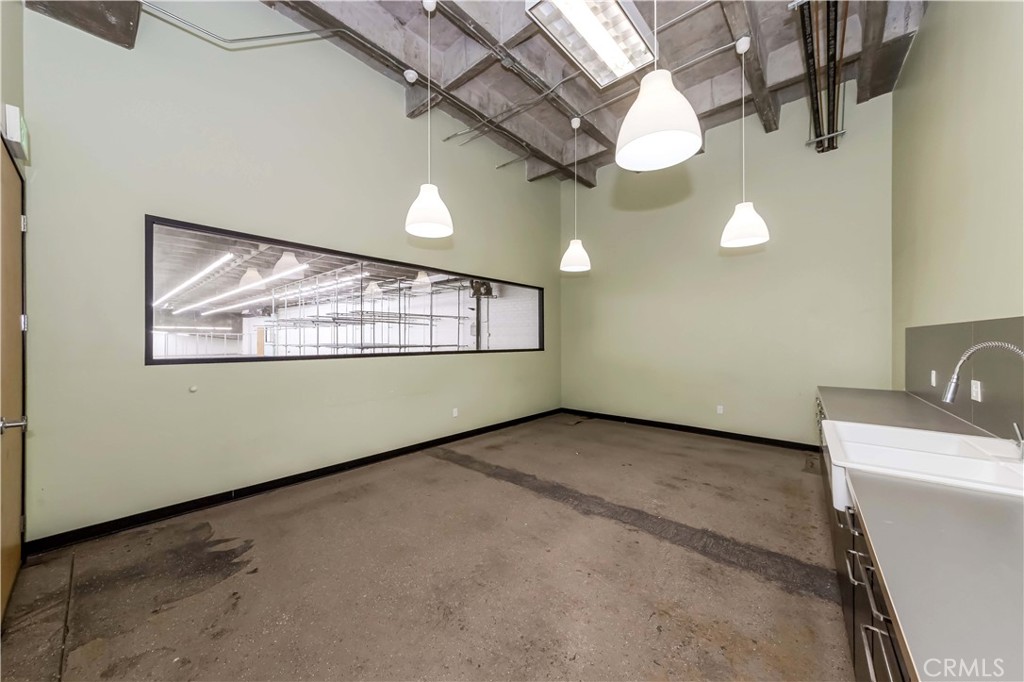 519 E Washington Boulevard Property Photo 7