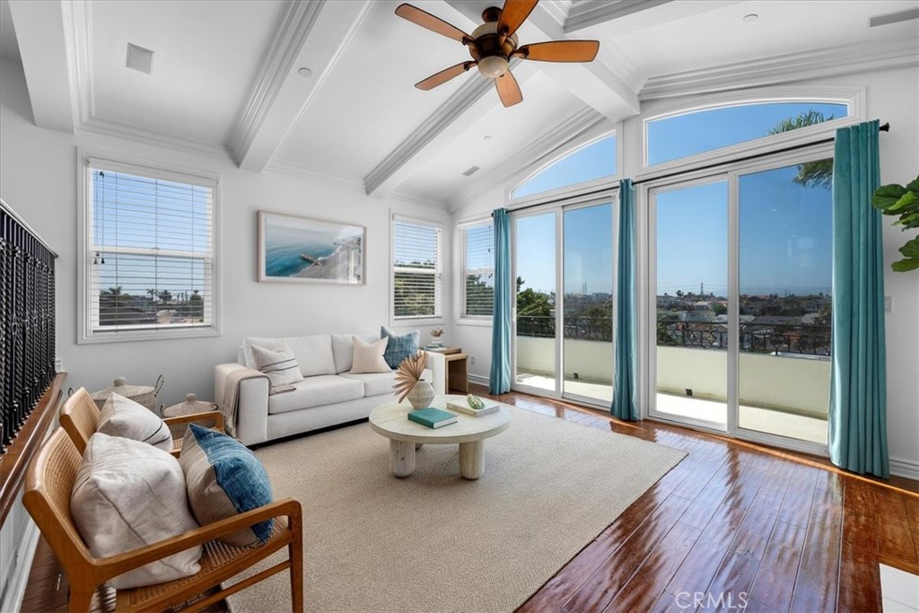 1612 Speyer Lane Property Photo 4