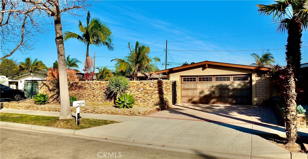 2128 Sterling Avenue Property Photo