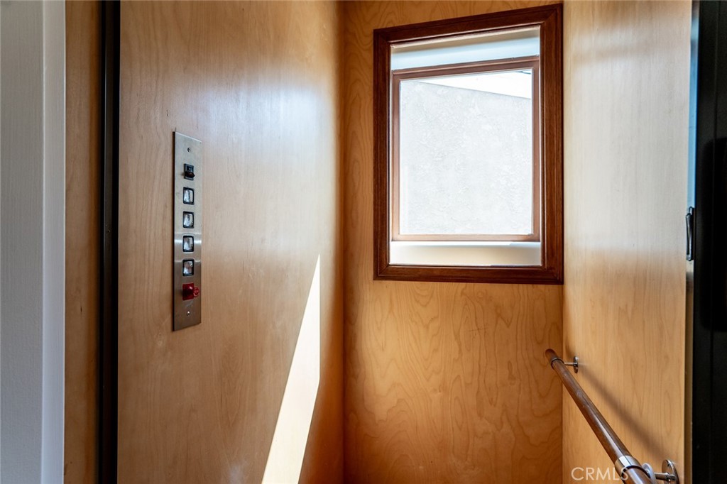 16735 Bayview Drive Property Photo 6