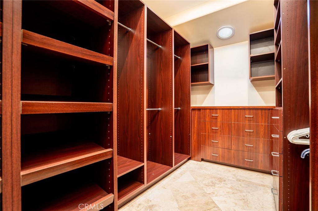 16735 Bayview Drive Property Photo 9