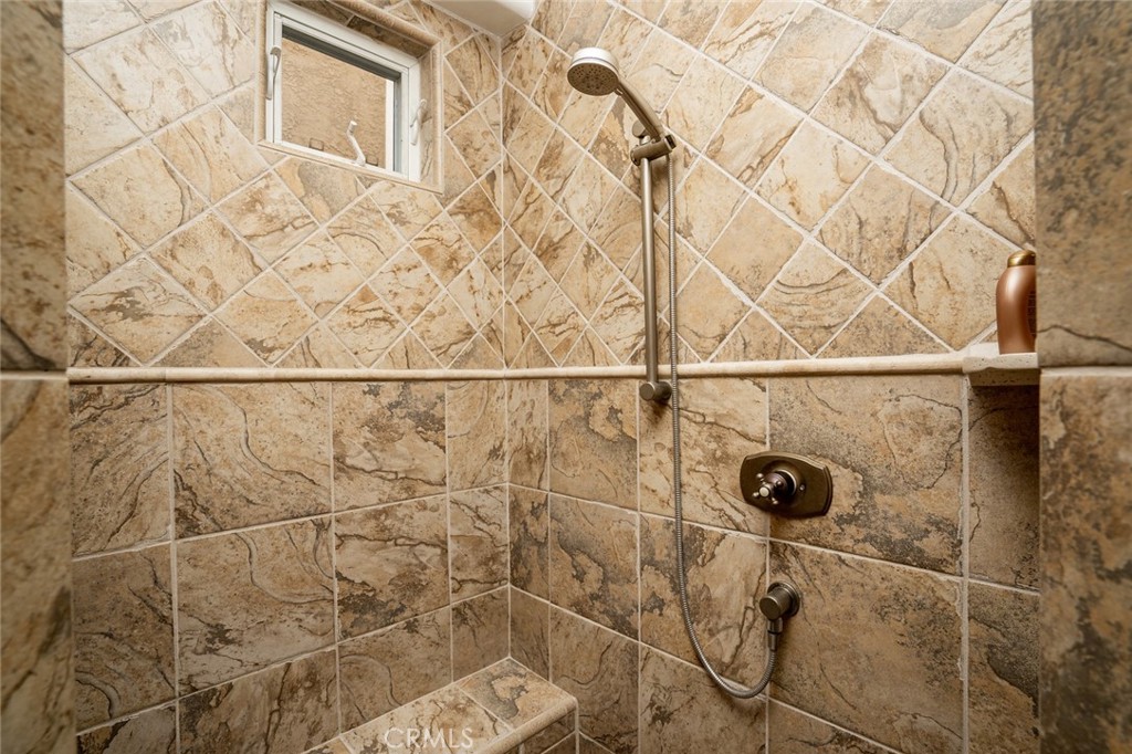 16735 Bayview Drive Property Photo 16