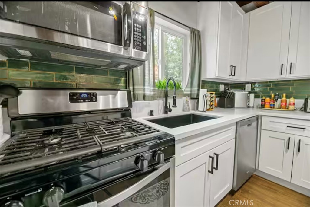 688 Main Street Property Photo 5